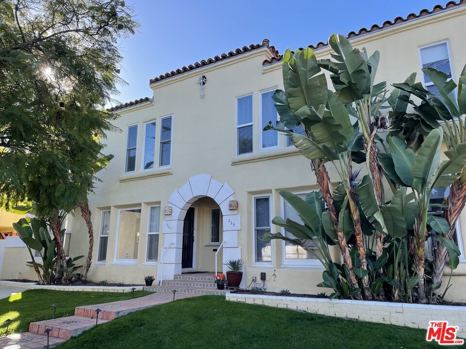 327 S La Jolla Ave, Los Angeles, CA 90048 Room for Rent in Los