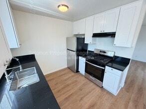Building Photo - 1311 W Puls St
