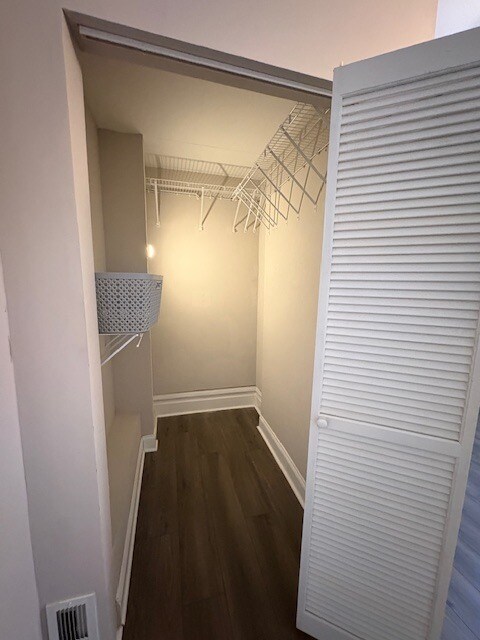 vestidor - 340 Academy St