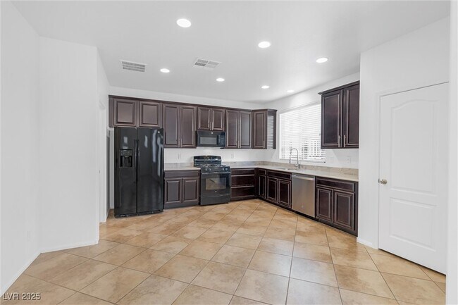 Foto del edificio - 7254 Puddle Duck St