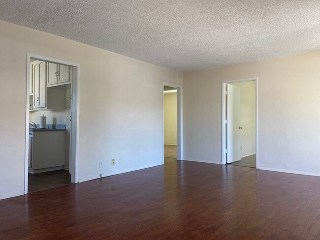 Foto del edificio - 3738 W 116th St