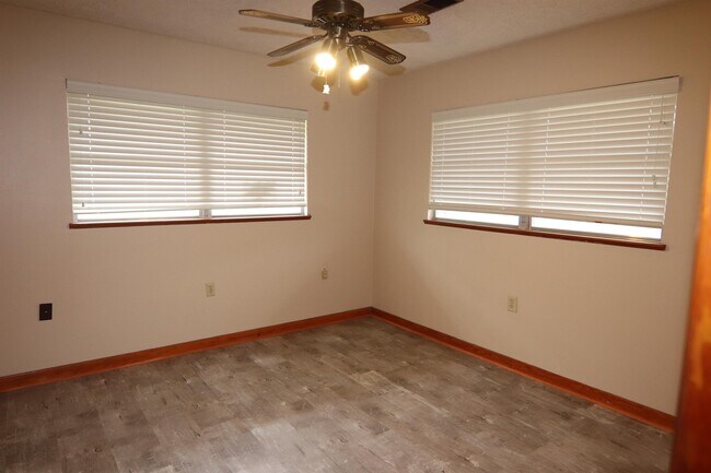 Foto del edificio - 2425 Grand Blvd