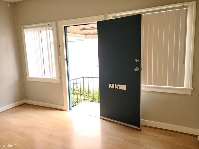 Foto del edificio - 1 br, 1 bath 4plex - 715 1/2 N St Andrews Pl