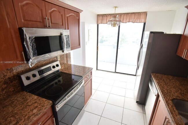 Foto del edificio - 7300 Wayne Ave