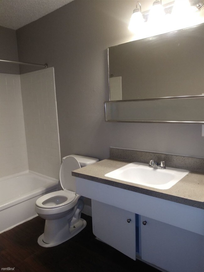 Foto del edificio - 2 br, 1 bath Apartment - Blackbird Apartments