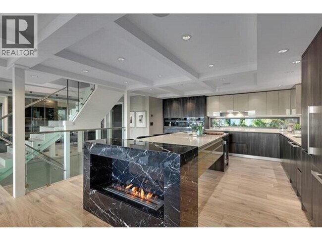 Photo du bâtiment - 445 Mountain Dr