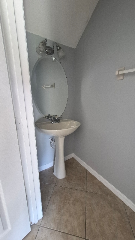 Building Photo - 10450 Manderley Way