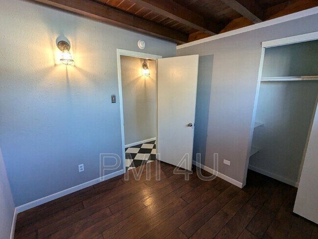 Building Photo - 2900 Parsifal St NE