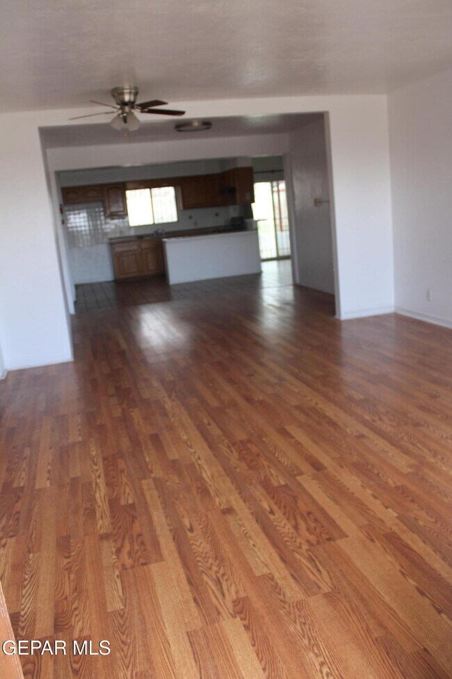 Foto del edificio - 3221 Monroe Ave