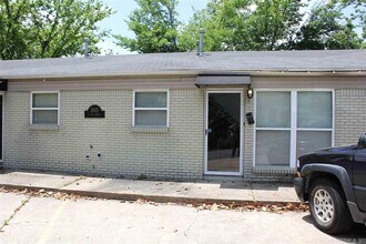 Building Photo - 1915 W 2nd St