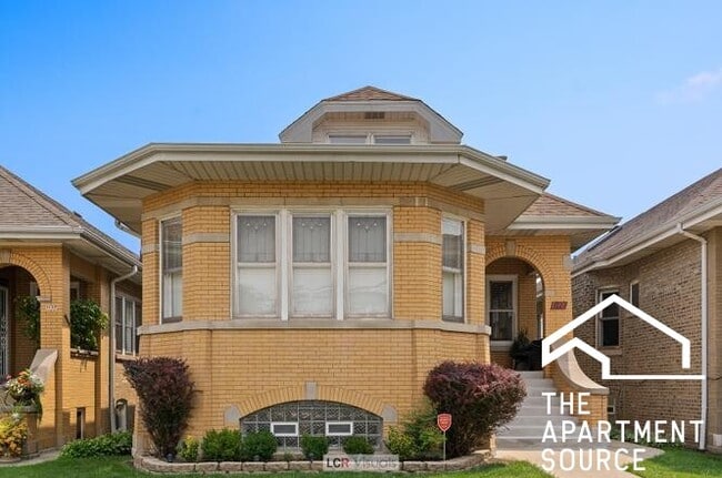 Building Photo - 3121 N Monitor Ave