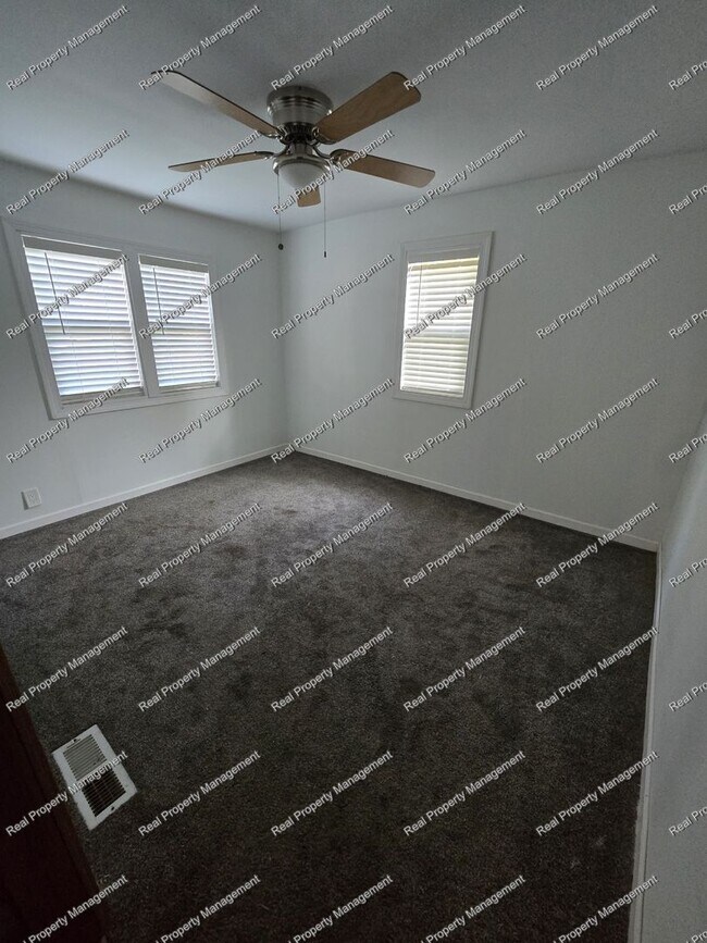 Foto del edificio - One Bedroom Single Family Home