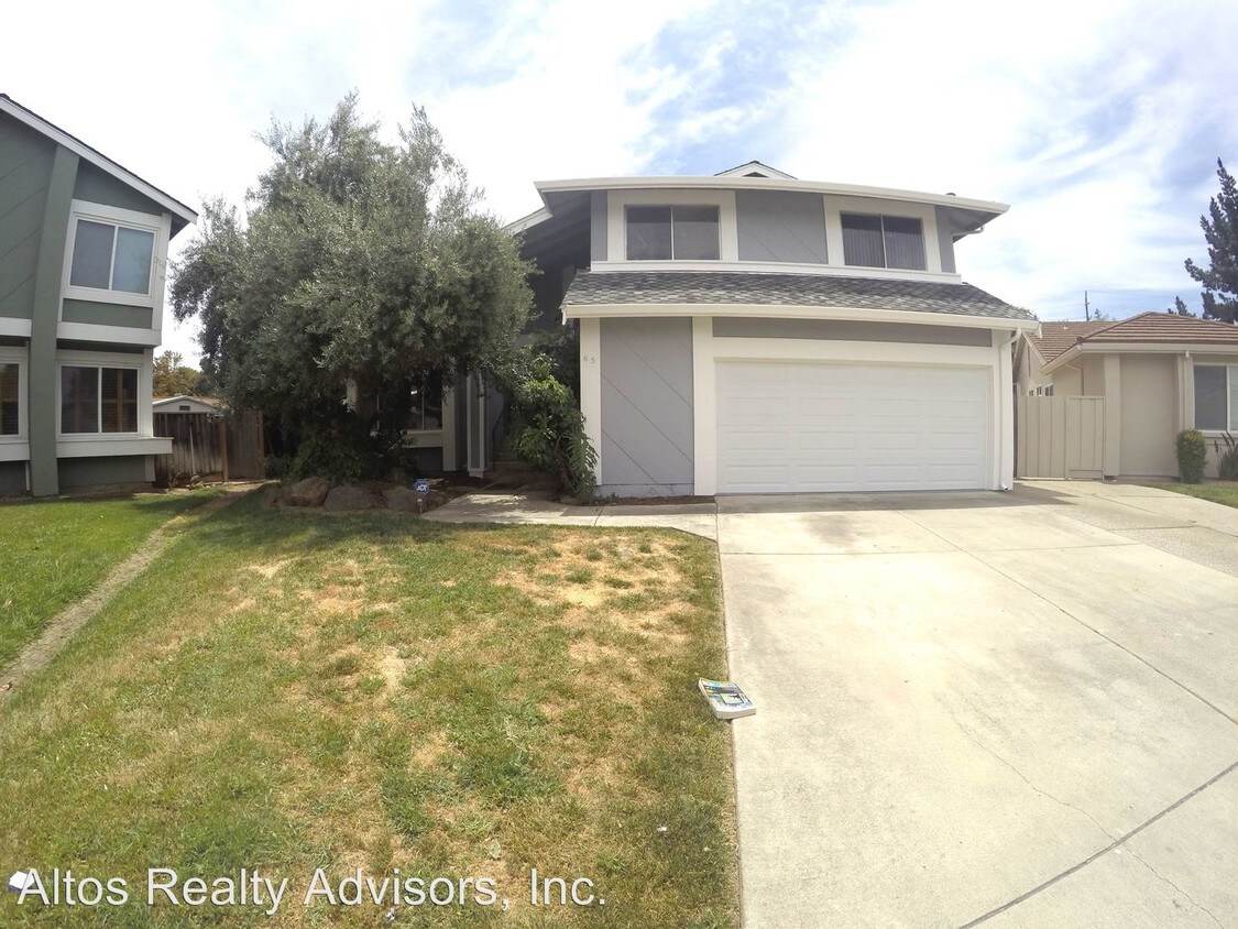 Primary Photo - 3 br, 2.5 bath House - 65 Rosewell Court