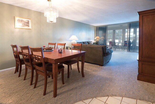 Foto del edificio - 3051 N Course Dr