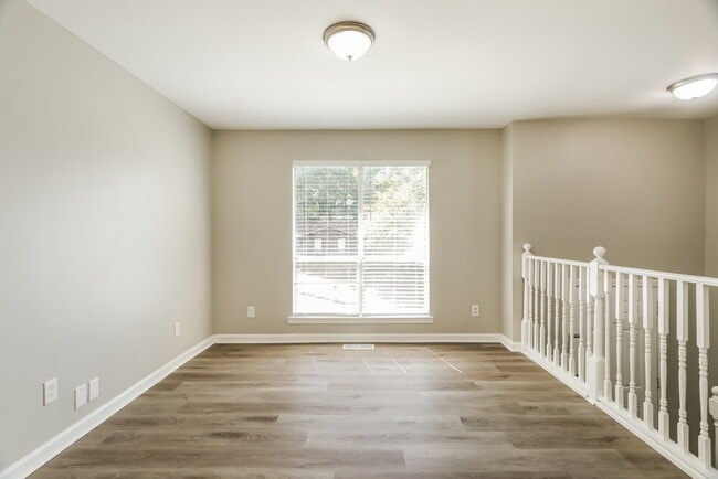 Foto del edificio - 232 Glenvalley Ln NW