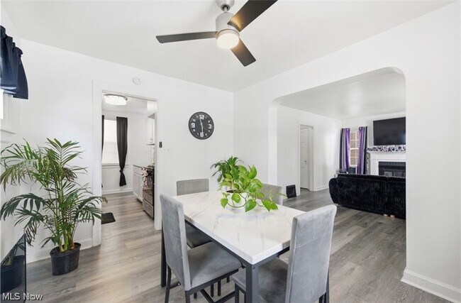 Foto del edificio - 5246 Philip Ave