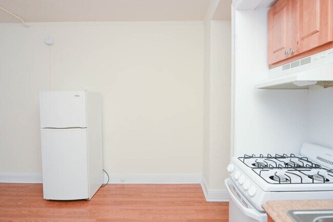 Foto del edificio - 3335 W Diversey Ave