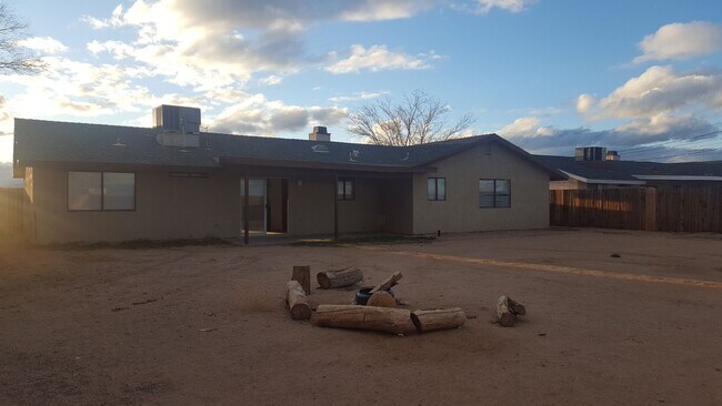 Foto del edificio - 19660 Neuralia Rd