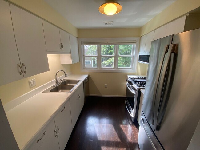 Photo - WOW!! BRIGHT AND SPACIOUS WATERTOWN UNIT W CENTRAL AIR, WASHER/DRYER House