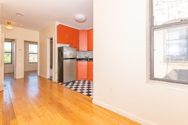 Foto del edificio - 1496 Bushwick Ave