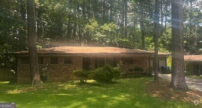 Building Photo - 2090 Jordan Terrace NE