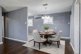 Building Photo - 9506 Sierra Dr