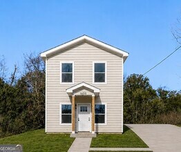 Building Photo - 1635 2nd St