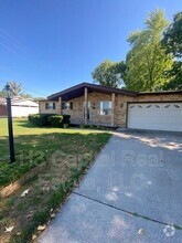 Building Photo - 2542 Buenger Blvd