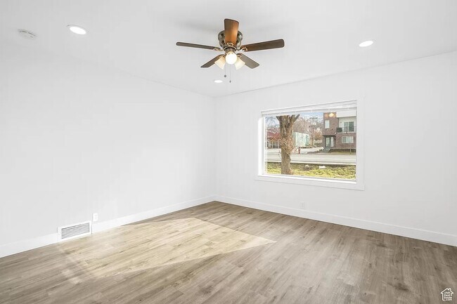 Building Photo - 3272 S Orchard Dr