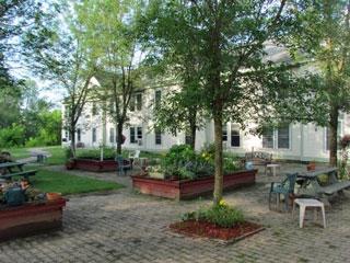 Building Photo - Middlebury Commons