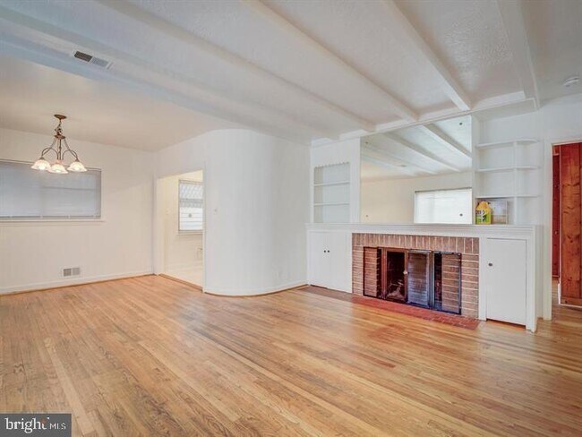 Building Photo - 8121 Lockney Ave