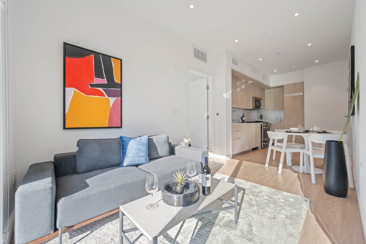 Foto principal - 8820 Belford Ave
