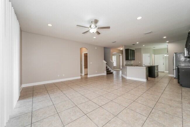 Building Photo - 802 Glendale Ln