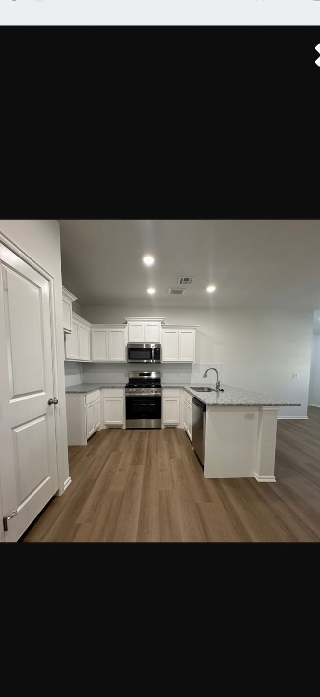 Photo - 11518 University Dr House