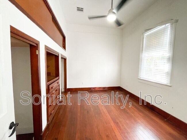Foto del edificio - 2224 Royal St