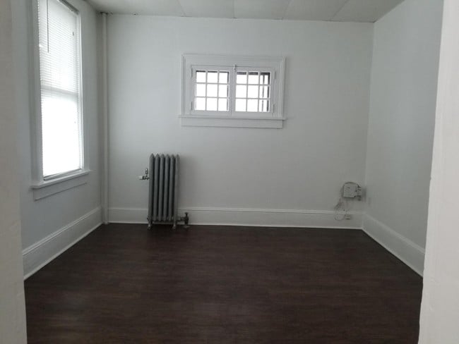 Building Photo - 116 Franklin St