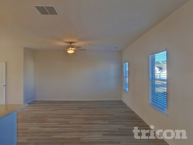 Foto del edificio - 110 Avondale Blvd SE