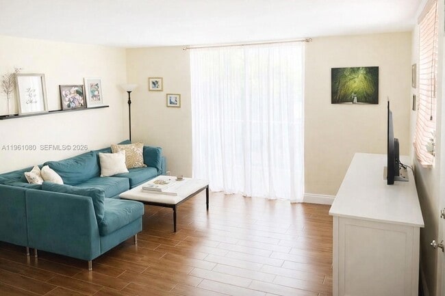 Photo - 1801 S Treasure Dr Apartment