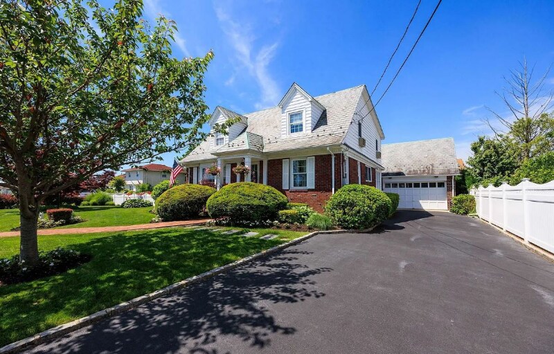 3484 Bay Front Dr, Baldwin, NY 11510 House Rental in Baldwin, NY