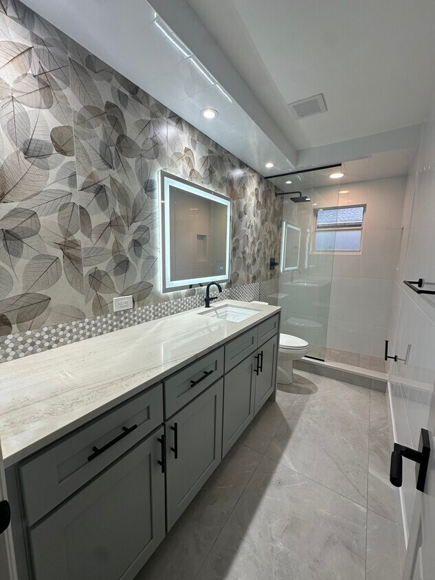 Baño del pasillo - 3014 W Arch St