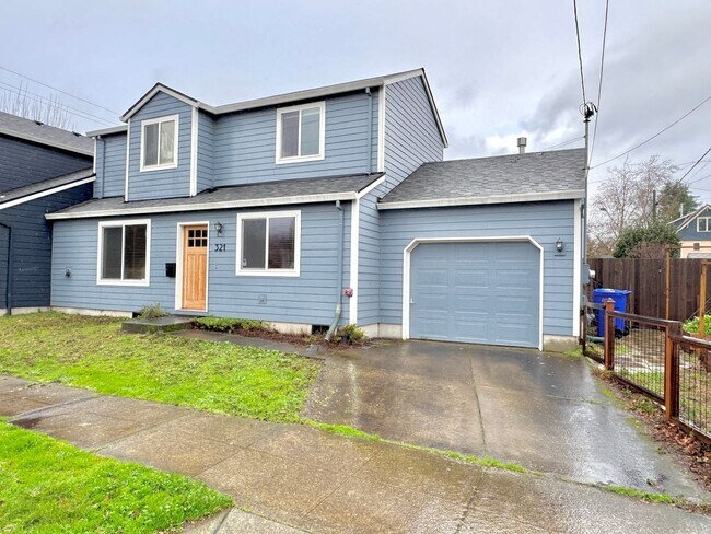 Boise Neighborhood 2-Story with A/C, Attached Garage, Fenced Backyard - Boise Neighborhood 2-Story with A/C, Attached Garage, Fenced Backyard House