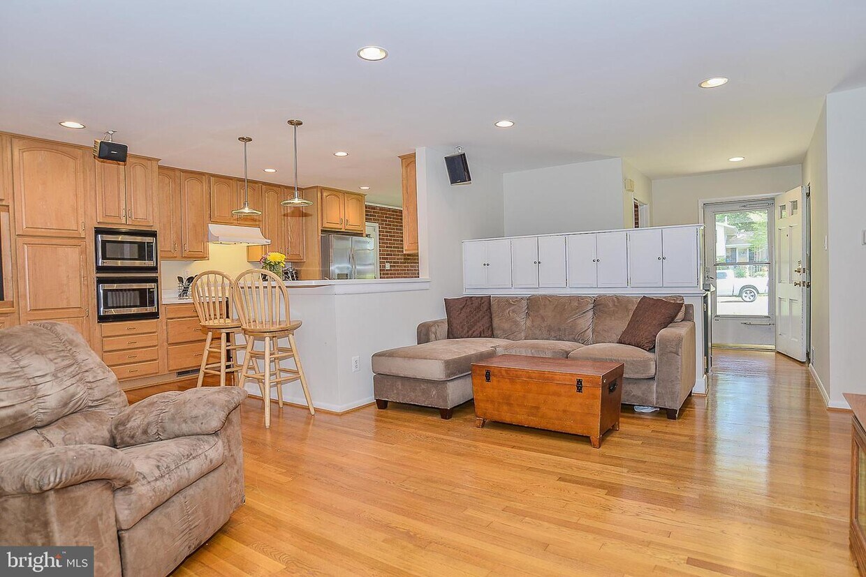 10231 Shiloh St, Fairfax, VA 22030 House Rental in Fairfax, VA