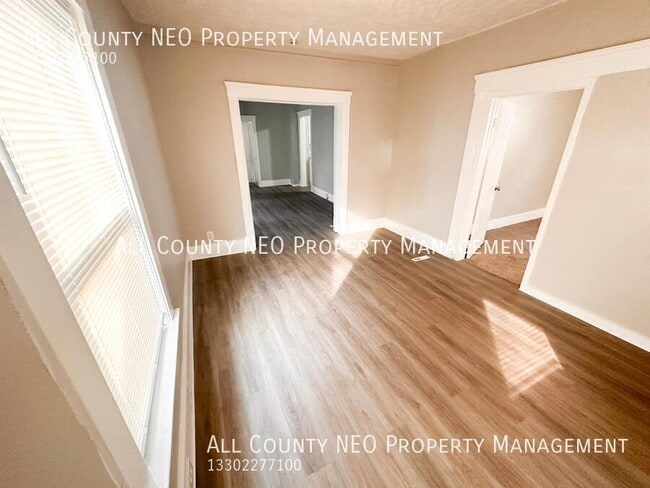 Foto del edificio - 9720 Denison Ave