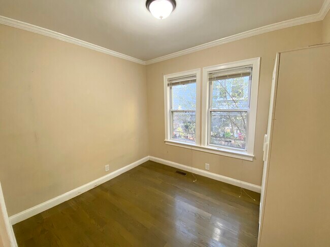 Foto del edificio - 39 Glen Rd