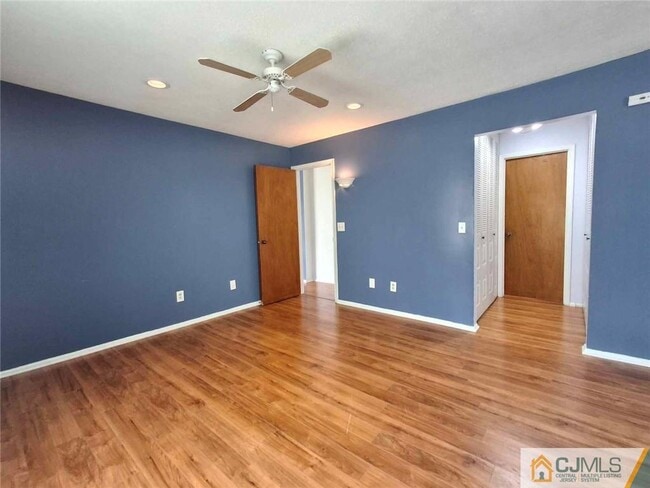 Building Photo - 1009 Harbour Club Dr