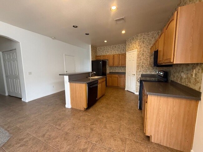 Foto del edificio - 3 Bed 2 Bath Available Now!! Contact Prope...
