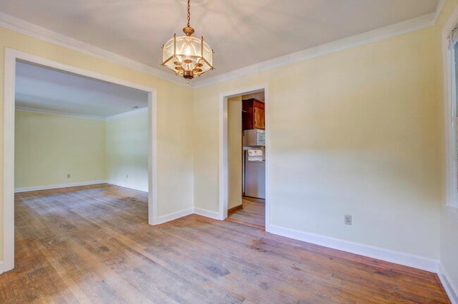 Foto del edificio - 1424 Brian Rd