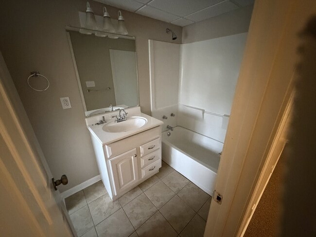 Building Photo - 721 Rockingham Rd