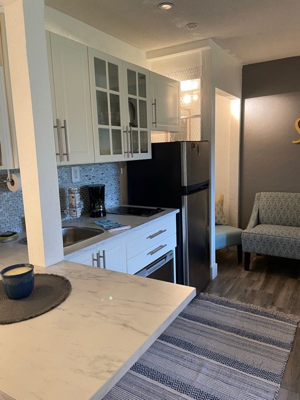 Foto del edificio - 700 Olde Camelot Cir