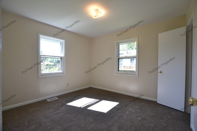 Foto del edificio - 110 Edison Rd